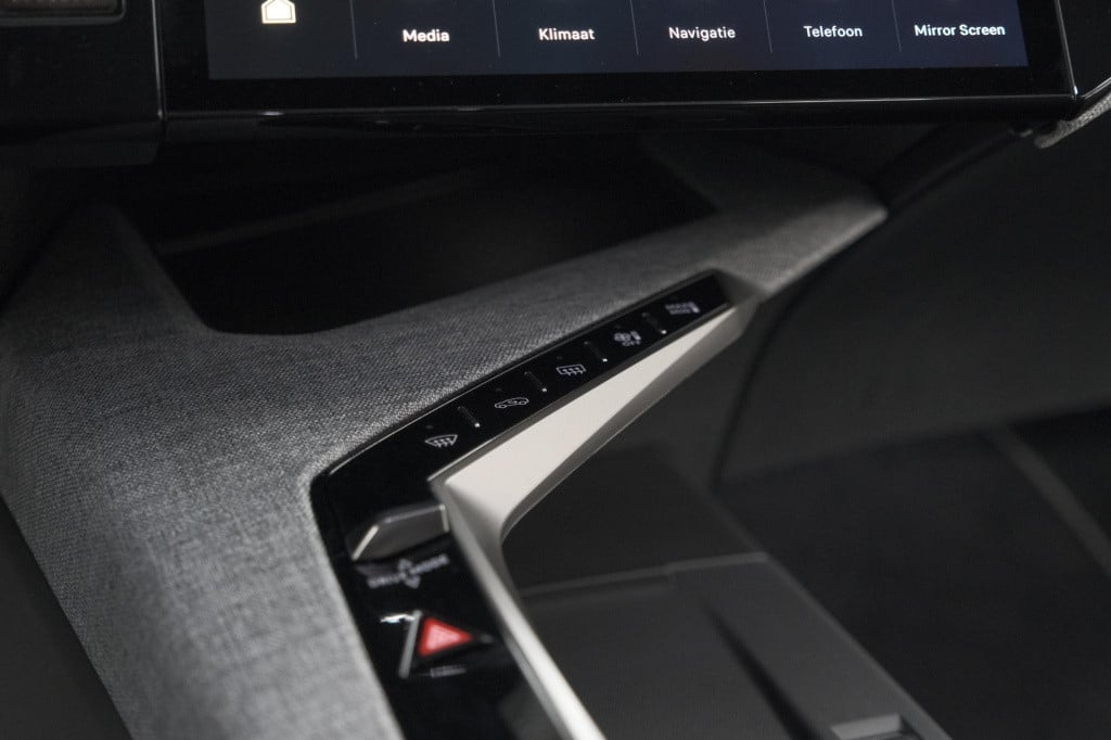 Peugeot 5008 1.2 hybrid 145 gt | panoramadak | camera | elektrische achterk