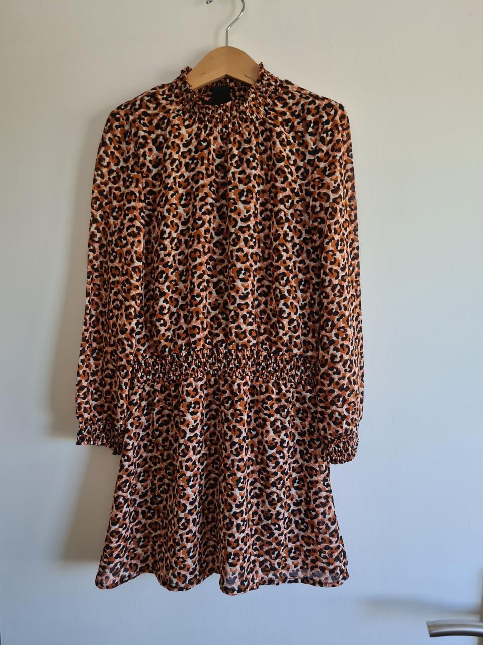 Leuk tijgerprint jurkje van Kids  Mt 128