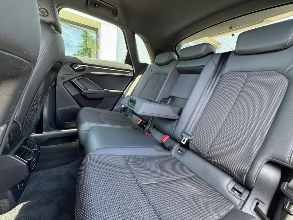 Audi Q3 35 tfsi 3x s line * matrix led * keyless * stoelverwarming