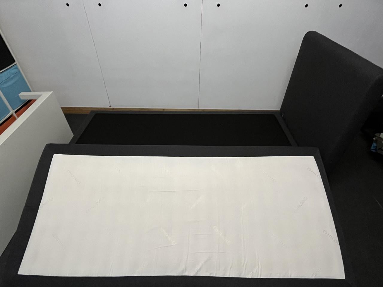 Complete donkergrijze boxspring met matras en hoofdbord 80x200