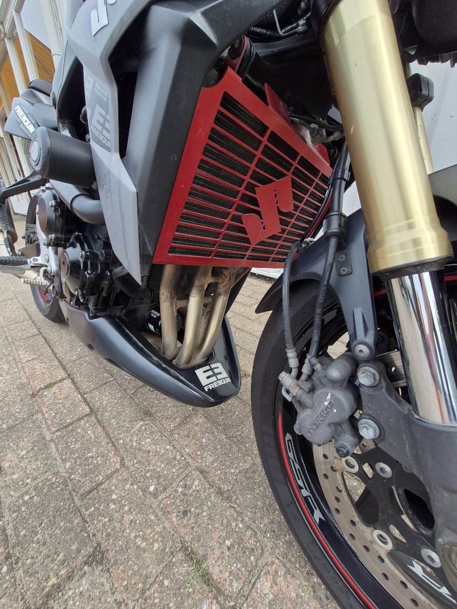 Suzuki GSR750 Freegun edition uit 2014