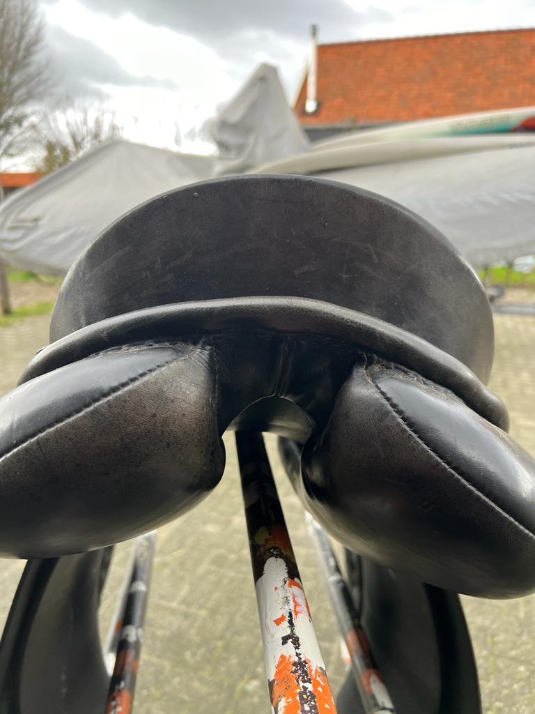 KN Allegro dressuurzadel