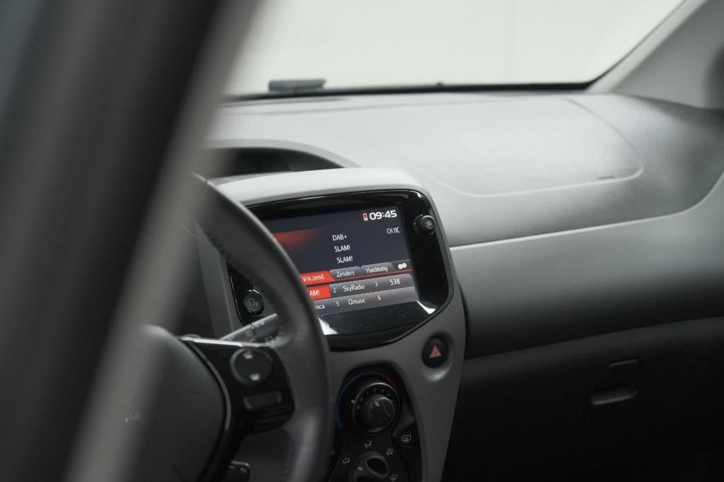 Peugeot 108 1.0 e-vti allure | automaat | camera | airco | apple carplay