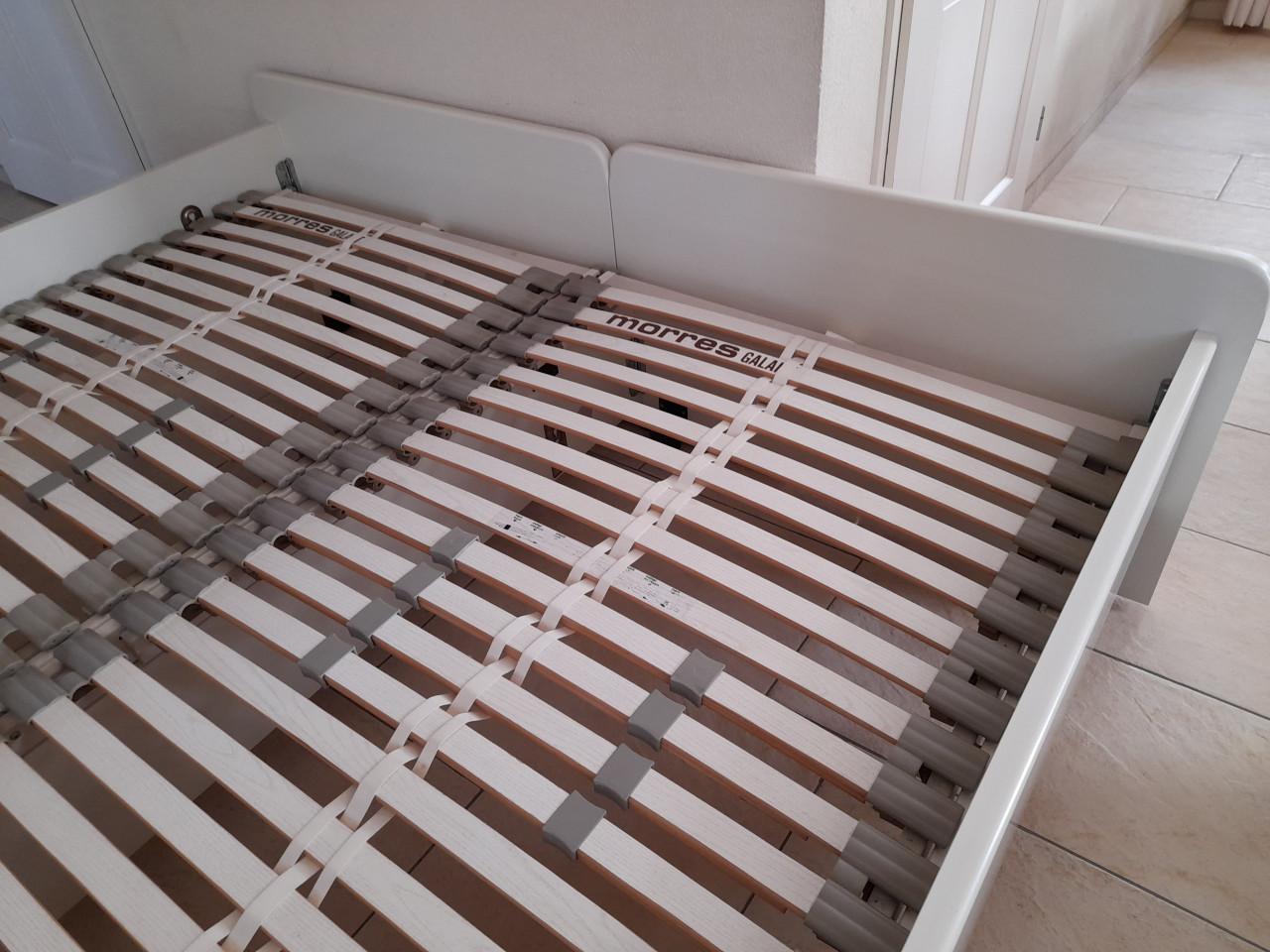 2 x 90 x 200  Deelbaar bed (in goede nette staat )