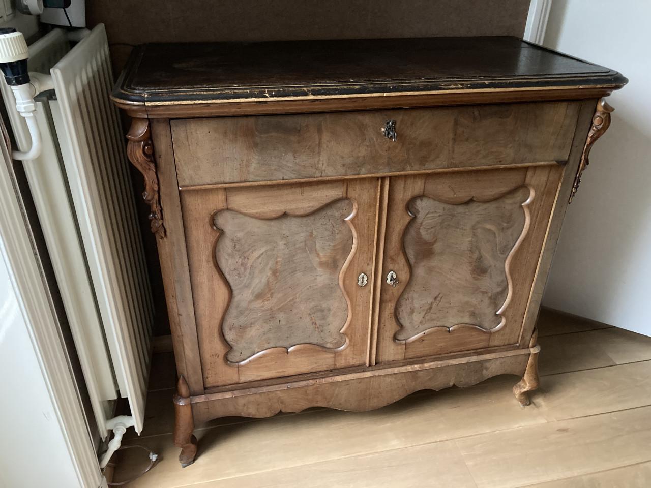 Te koop mooie jachtkast en dressoir