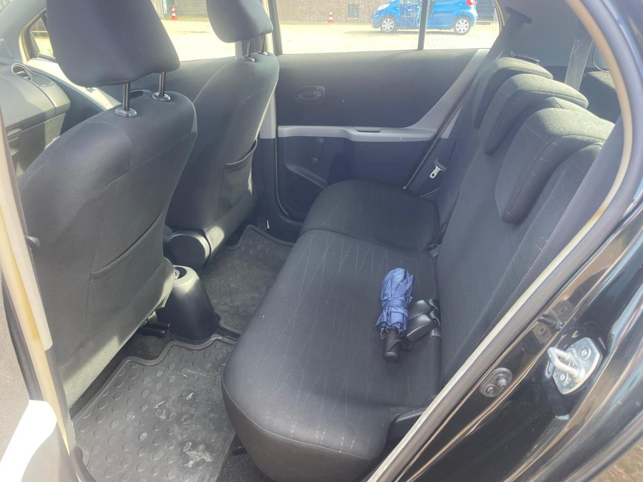 Toyota Yaris 1.0 vvti SOL