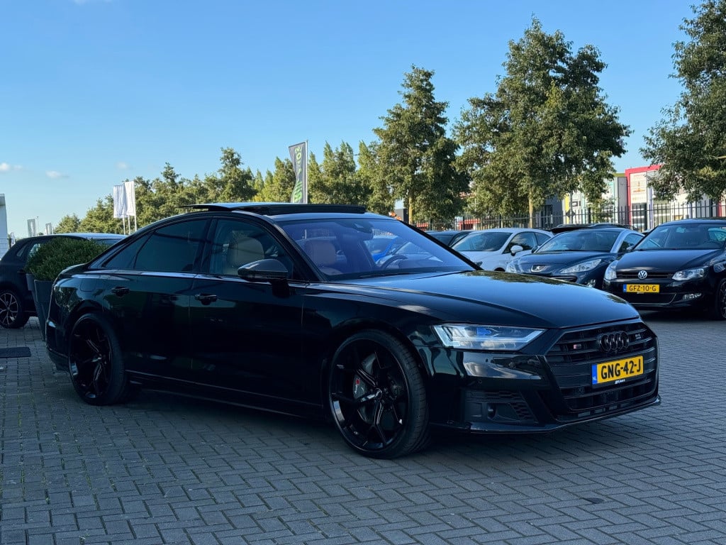 Audi S8 4.0 tfsi s8 np280,000€ abt keramisch laser nachtzicht 4-wielsturing