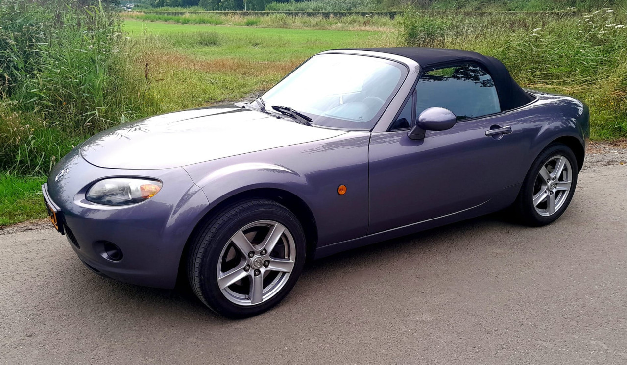 Auto Mazda MX5
