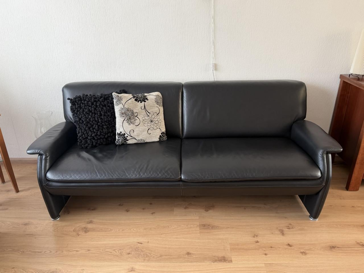 Zwart leren bankstel