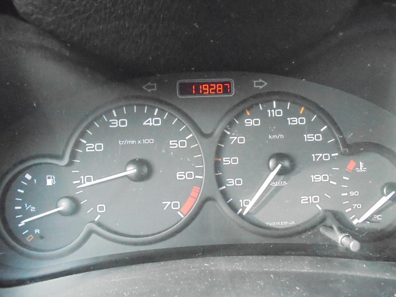 206 van Tweede eigenaar  119.278 Km goed onderhouden