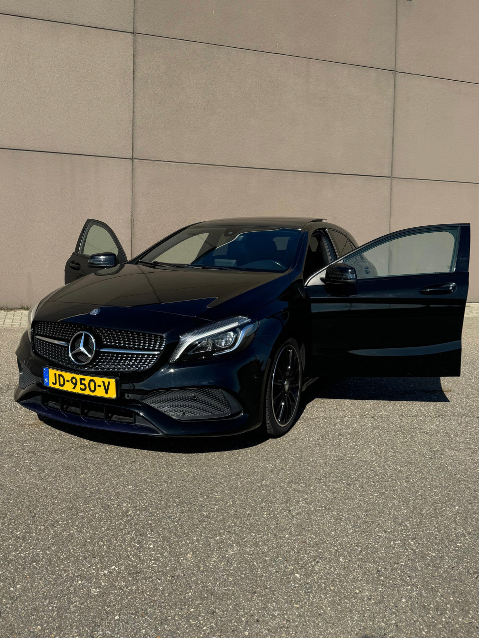 Zeer nette, goed onderhouden Mercedes A-Klasse AMG Night Pakket.