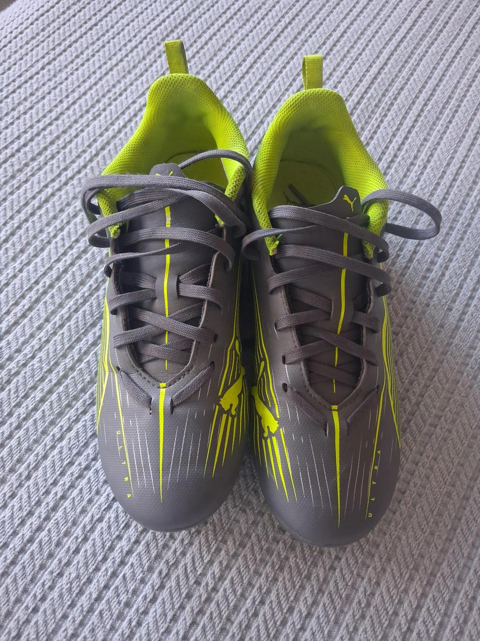 Voetbalschoenen maat 37.5