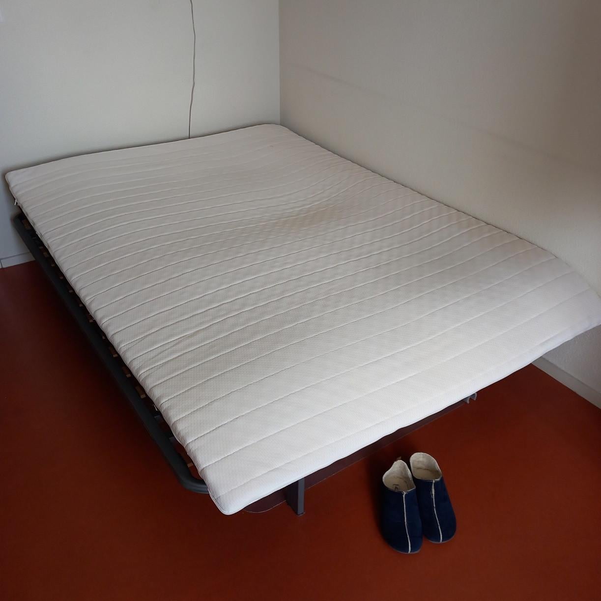 Slaapbank zwart 200 x 140 cm