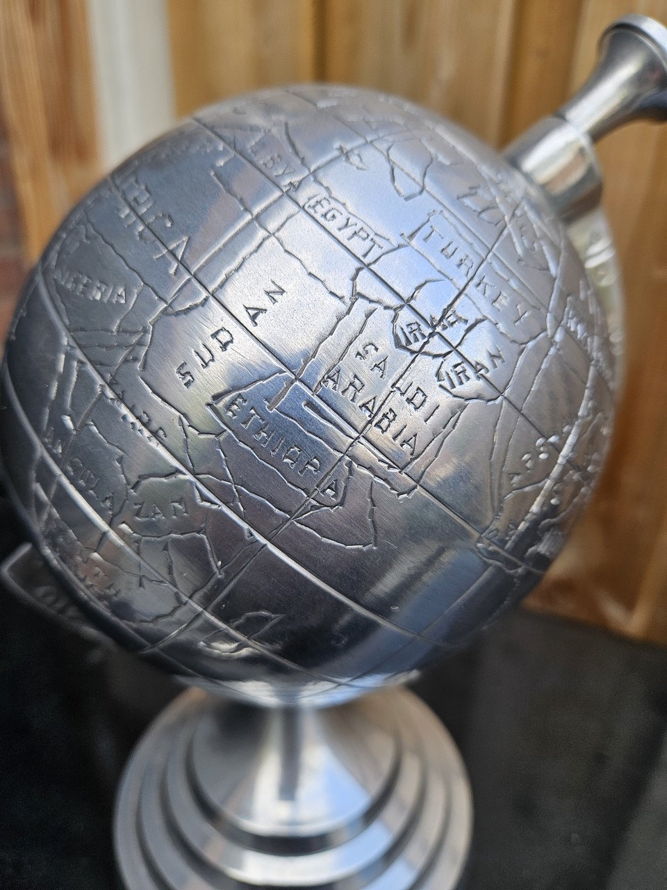 Prachtige vintage aluminium wereldbol zware kwaliteit...
