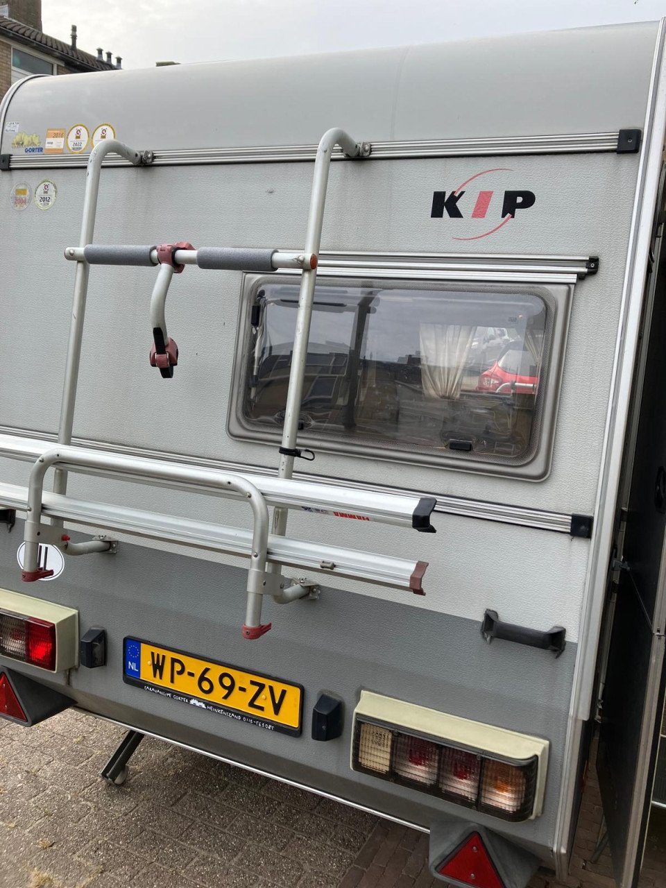 Kip Kompakt 37, BOVAG 2024, zeer goed onderhouden.