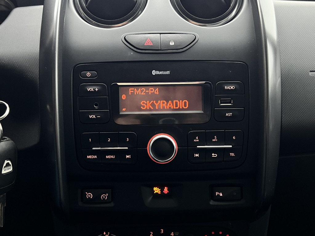 Dacia Duster 1.2 tce 4x2 lauréate | airco | cruise control | trekhaak