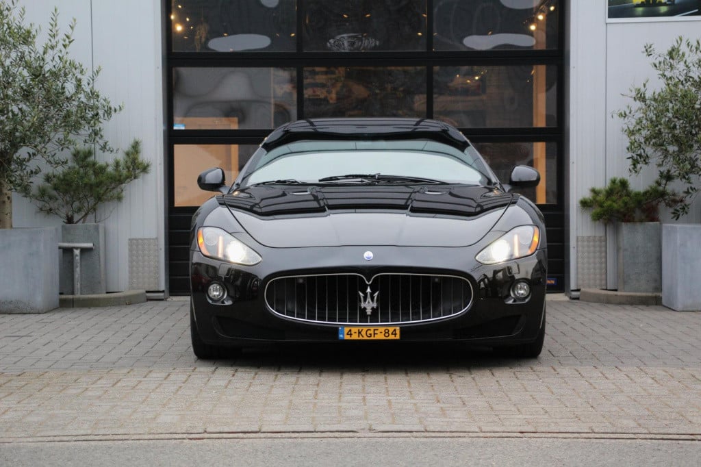 Maserati Granturismo 4.7 s mc - youngtimer - alcantara pack - xenon - nero 