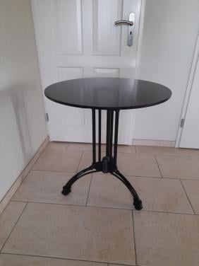 Ronde tafel 70 doorsnee en 72 hoog