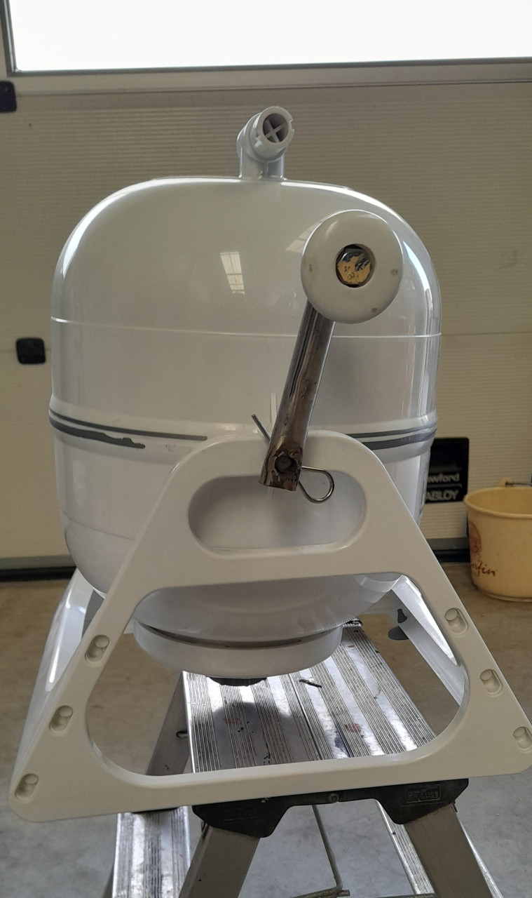 Handwasmachine + elektrische koelbox.