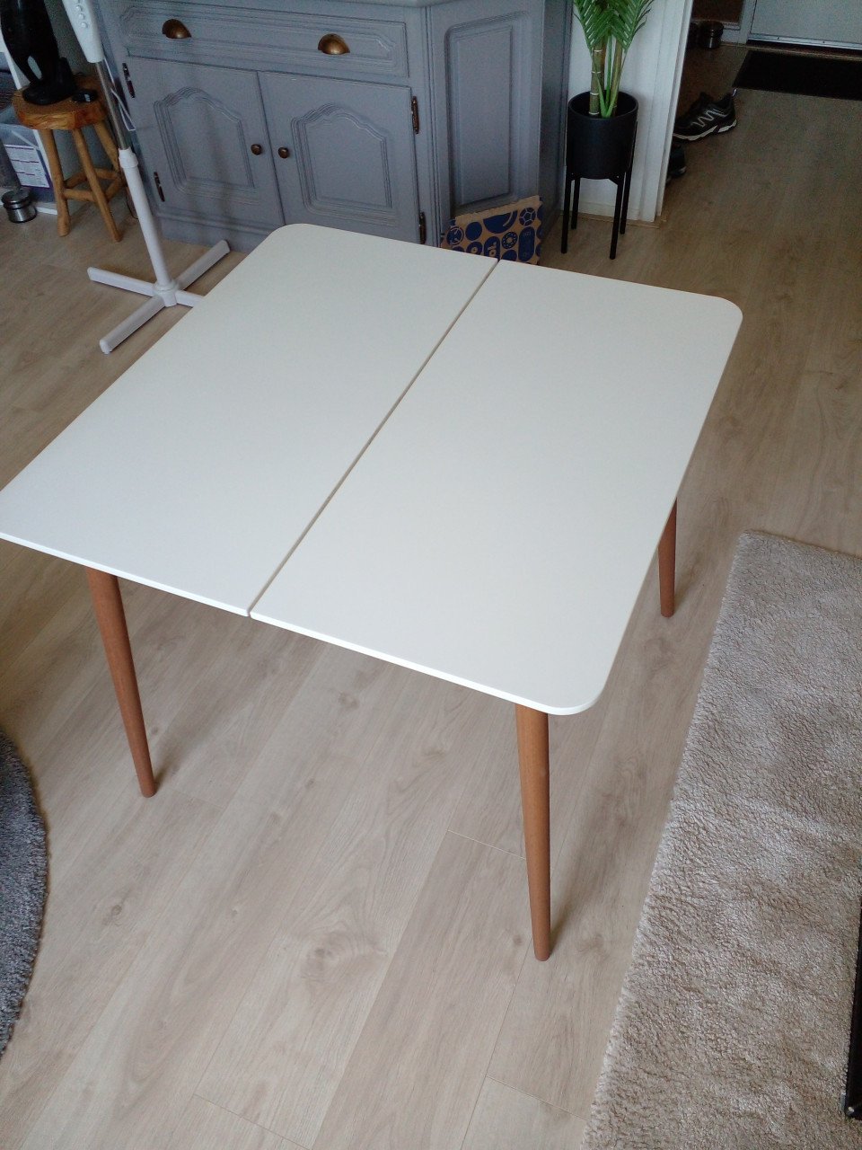 Mi Casa tuintafel 80 x 80 met afschroefbare houten poten.