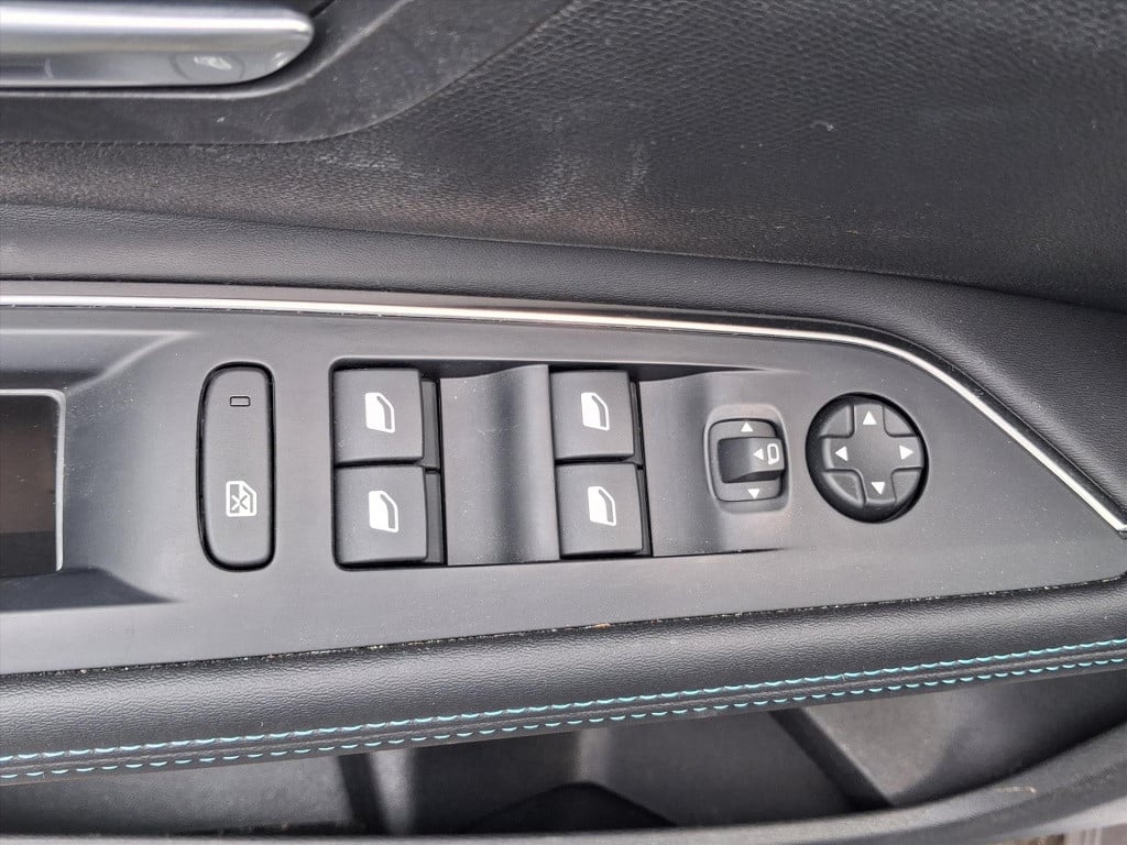 Peugeot 5008 1.2 puretech 130pk s&s allure pack business navigatie | cruise