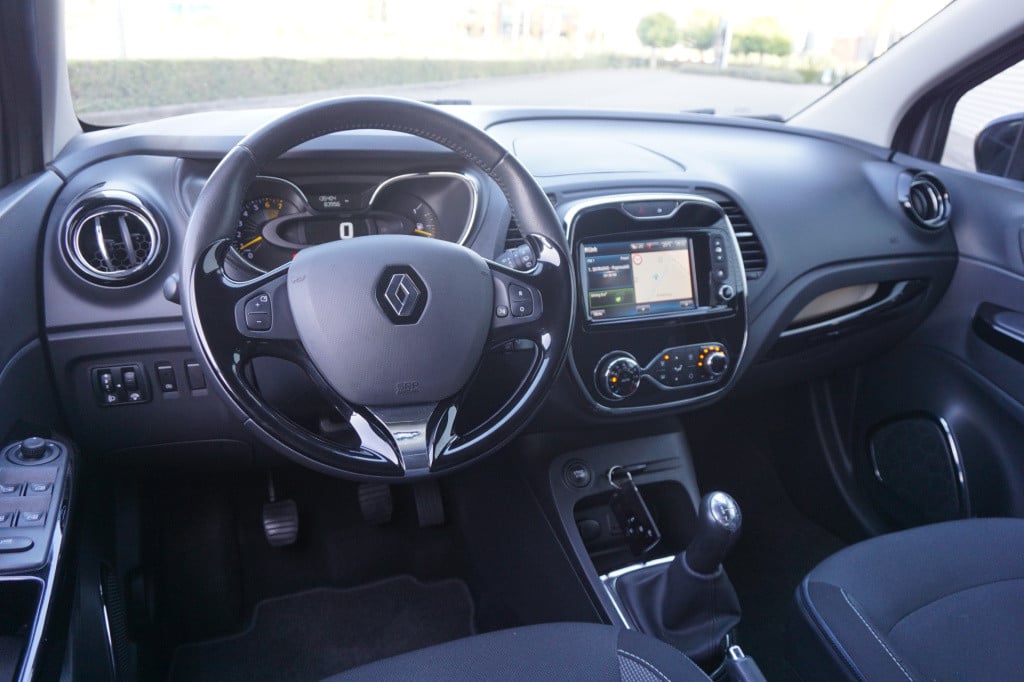 Renault Captur 0.9 tce dynamique airco / navi / parkeers. / lm velgen / tre