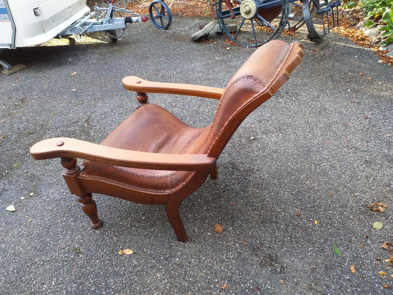 """"MOOI ANTIEKE LEREN STOEL IN PRIMA STAAT""