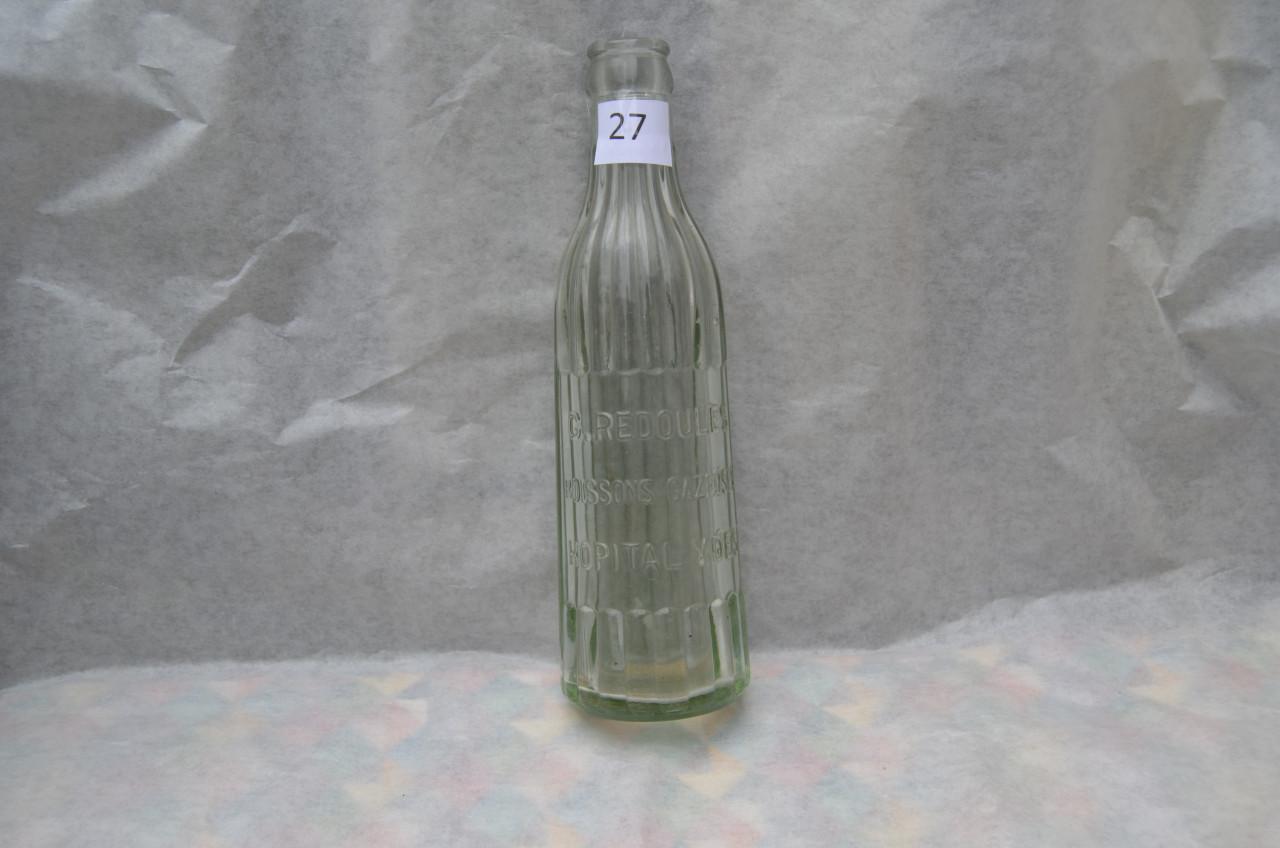 Nog een paar oude soda-, bier- en wijnflessen 19e eeuws