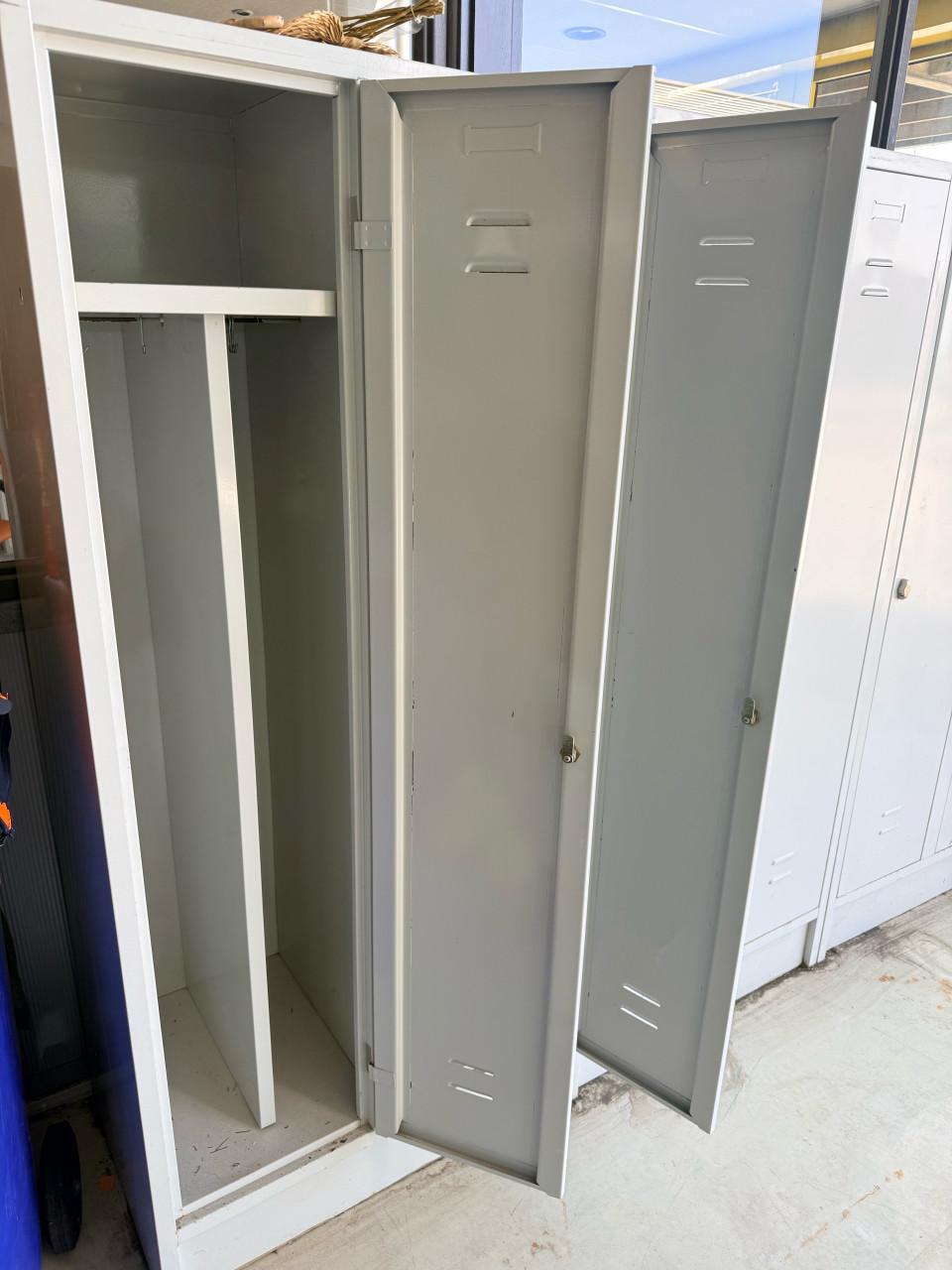 Diverse kleding lockers te koop!