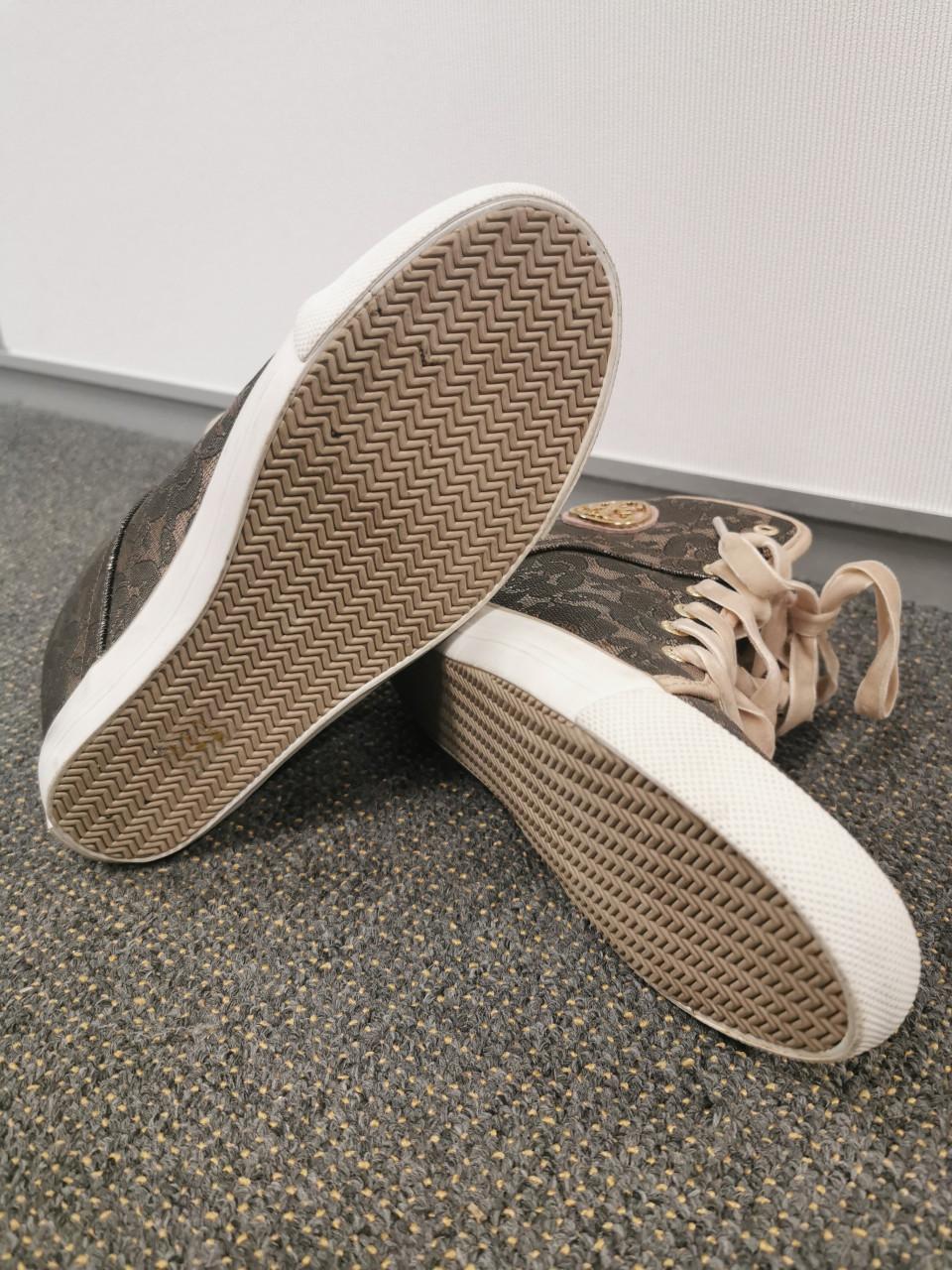 Nieuwe schoenen van Guess - 40