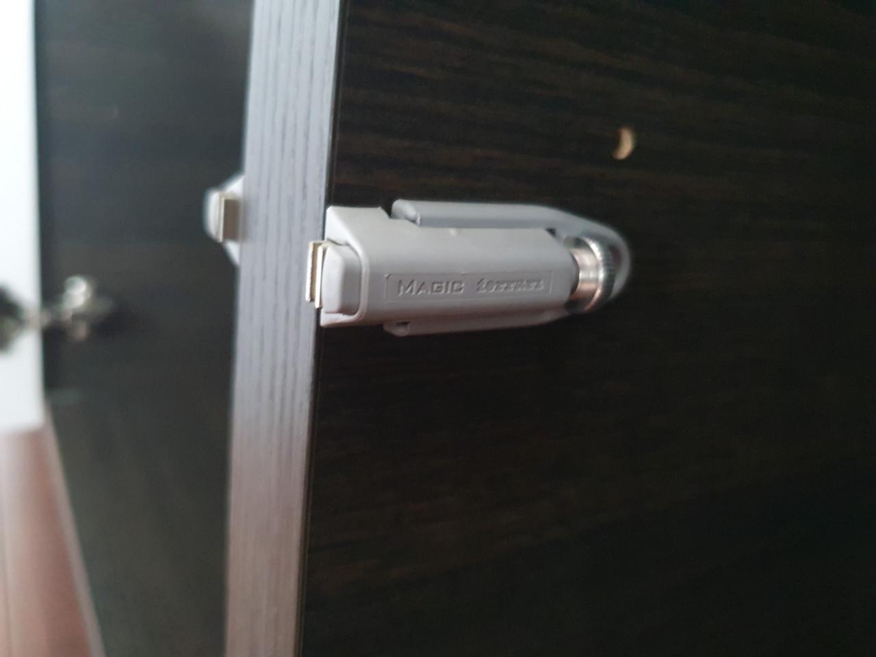 Hoogglans wit dressoir 4 deurs houtlook blad design kast