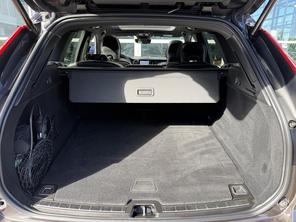 Volvo XC60 t6 398pk recharge dark r-design| panodak| adap.cruise| head-up|