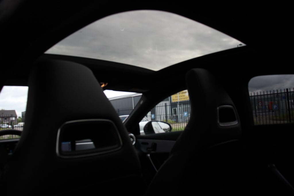 Mercedes-Benz Cla 220 4matic premium plus amg | pano | memory | acc | camer