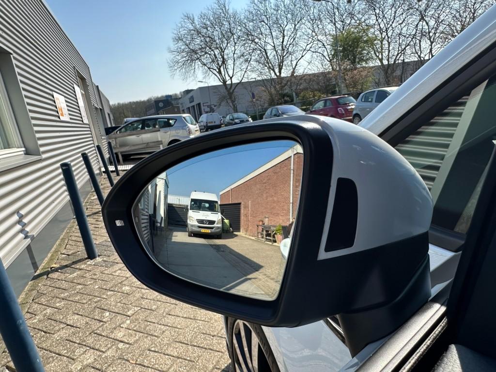 Volkswagen Touran 1.4 tsi highline edition r 7 persoons r-line led camera t