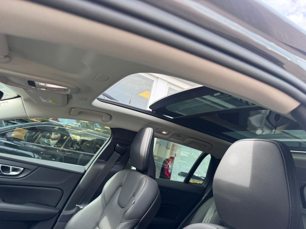 Volvo V60 2.0 t6 recharge awd inscription expression