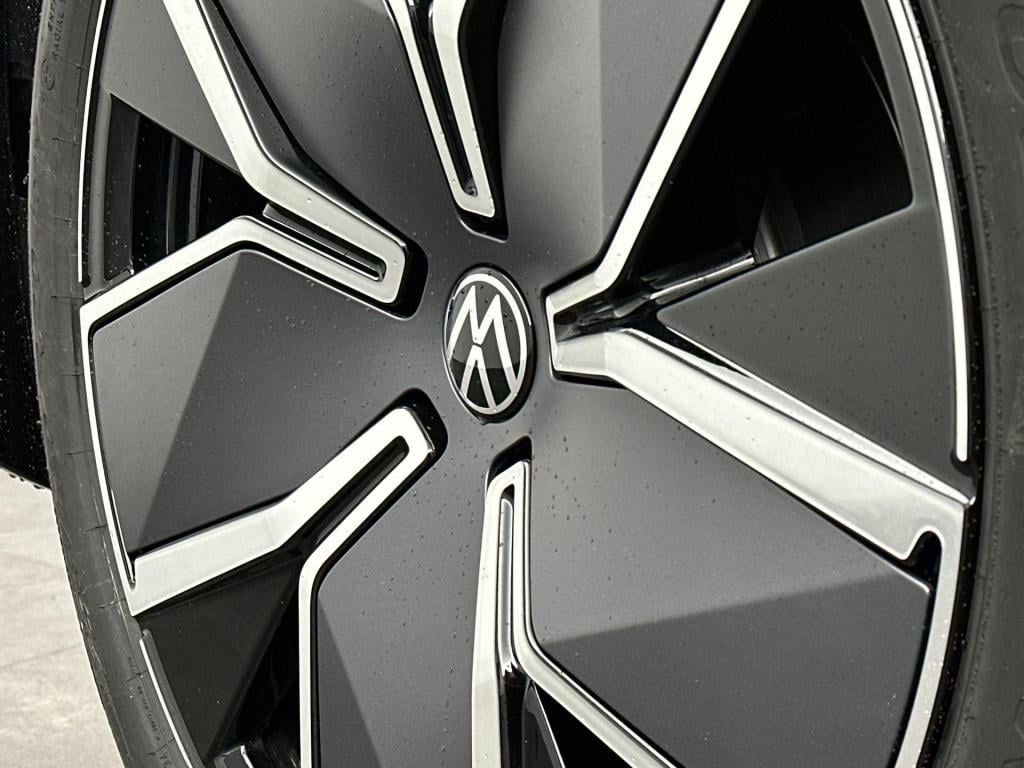 Volkswagen Tiguan r-line edition 1.5 ehybrid 200 kw / 272 pk suv 6 v