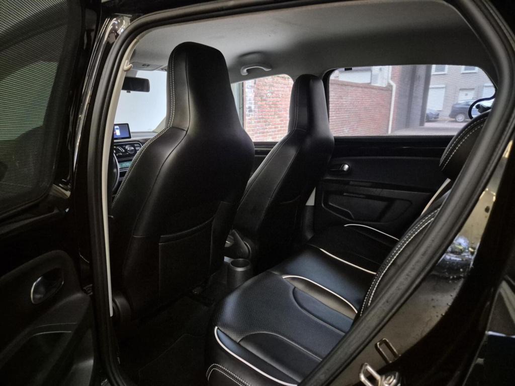 Volkswagen UP! 1.0 high up! / leren bekleding / cruisecontrol