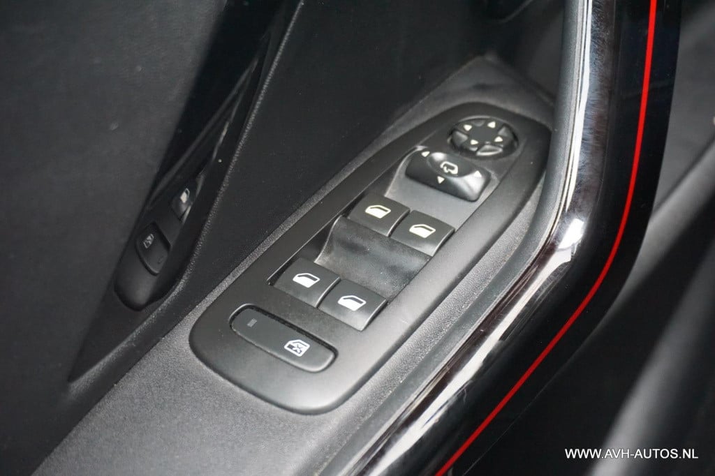 Peugeot 2008 1.2 puretech gt-line automaat