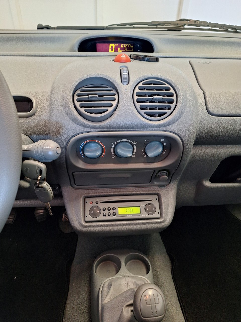 Te koop Renault Twingo 1.2 Emoition!!! Zeer weinig KM!!!