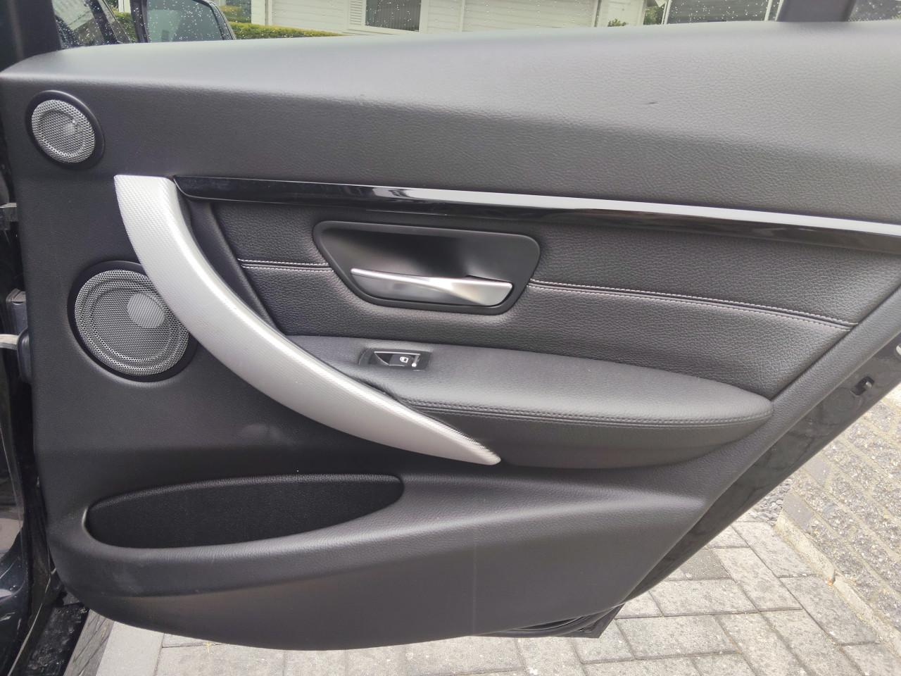 BMW 320I