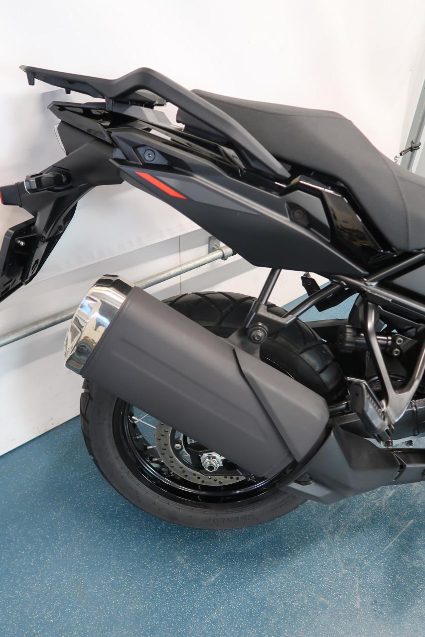 Suzuki V-Strom 800DE 2025 BTW motor