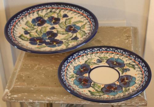 Set oude bordjes met viooltjes print