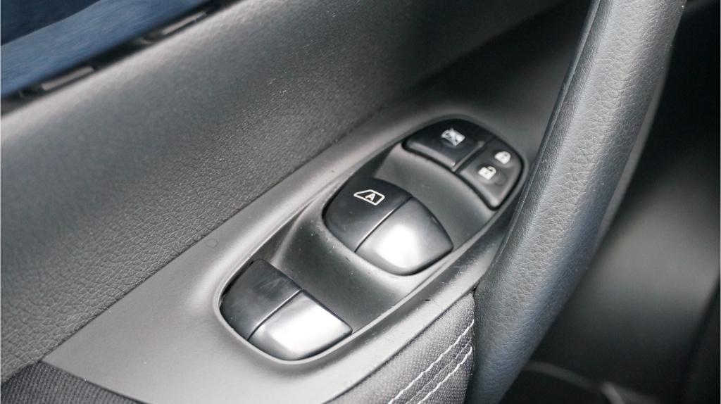 Nissan Qashqai 1.2 n-connecta rijklaar incl garantie