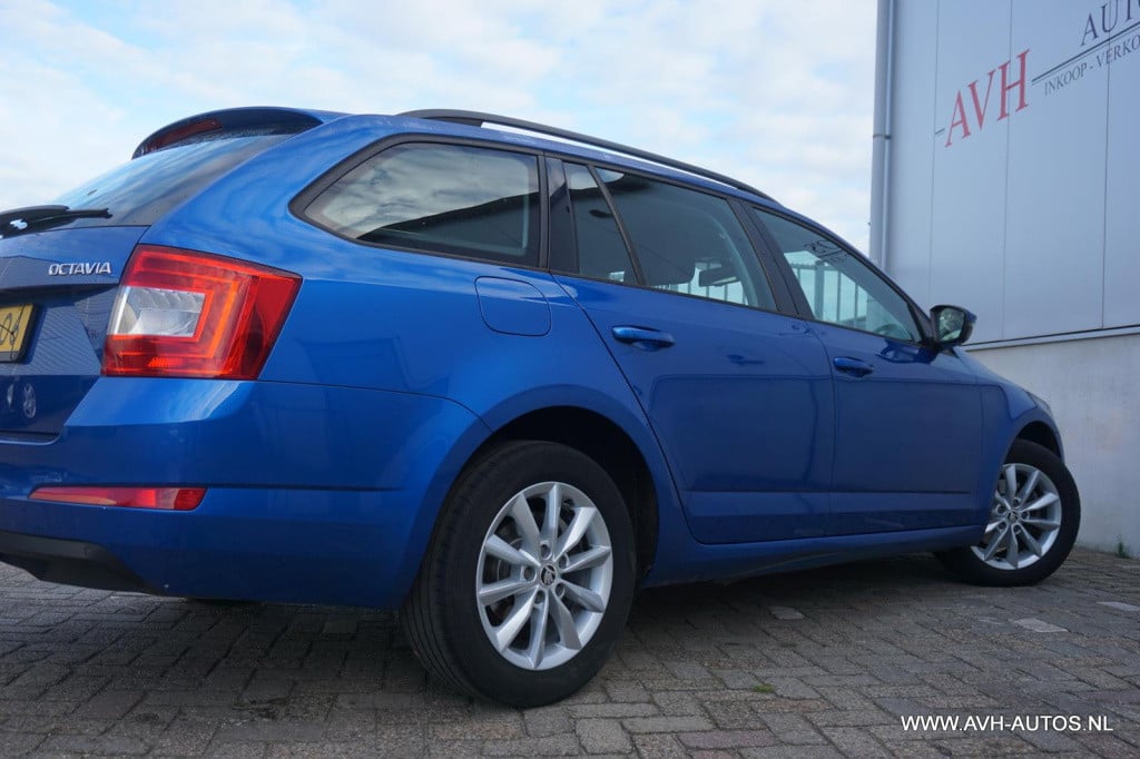 Skoda Octavia combi 1.4 tsi greentech ambition businessline dsg