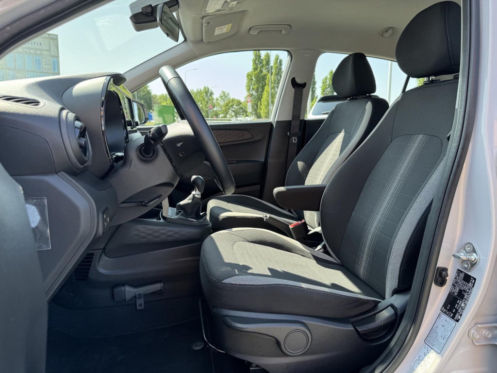 Hyundai I 10 1.0 comfort smart nieuw model! | two-tone lakkleur | navigatie