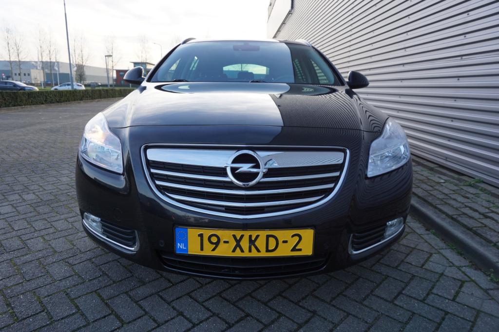 Opel Insignia sports tourer 1.6 t cosmo climate / navi / cruise / leder / p