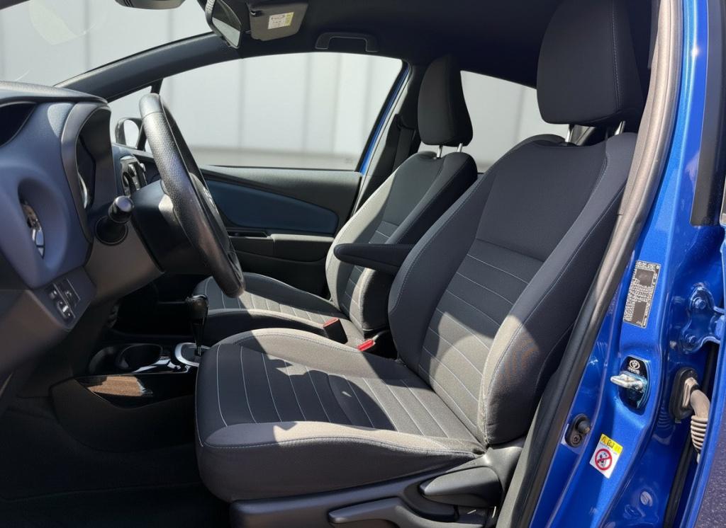 Toyota Yaris 1.5 hybrid bi-tone