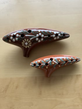 2 ocarina’s van keramiek