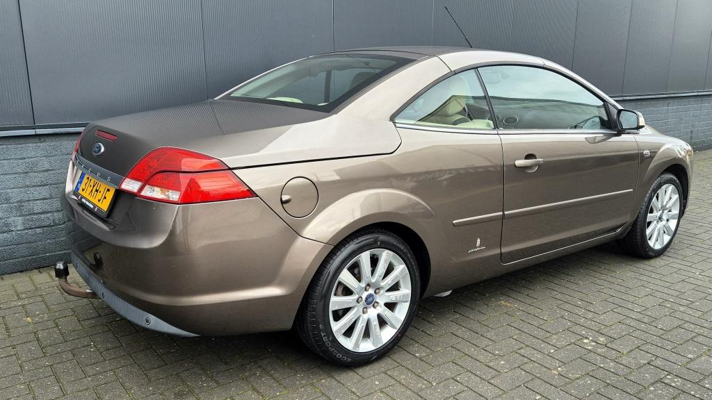 Ford Focus coupé-cabriolet | airco | sto 2.0-16v titanium