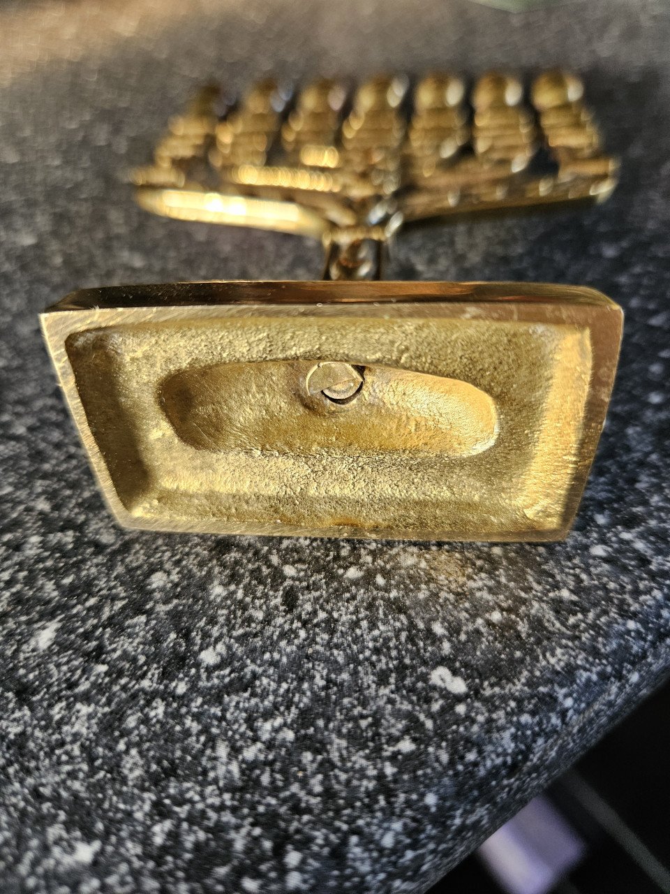 Prachtige vintage joodse menorah kandelaar voor 7 kaarsen..